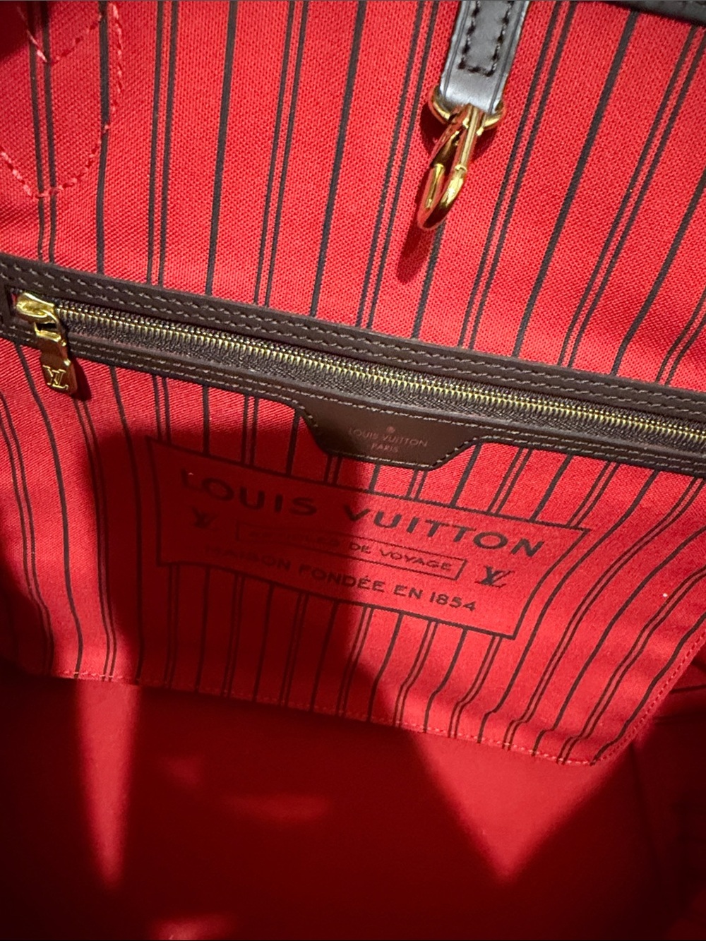 Louis Vuitton Brown Damier Ebene Tote with Red Interior - Picture 2 of 10